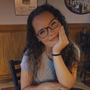 Meet your Posher, Julia